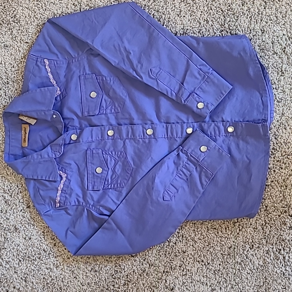 Wrangler Pearl Snap Riding Shirt, Size S, Purple w/pink embroidery